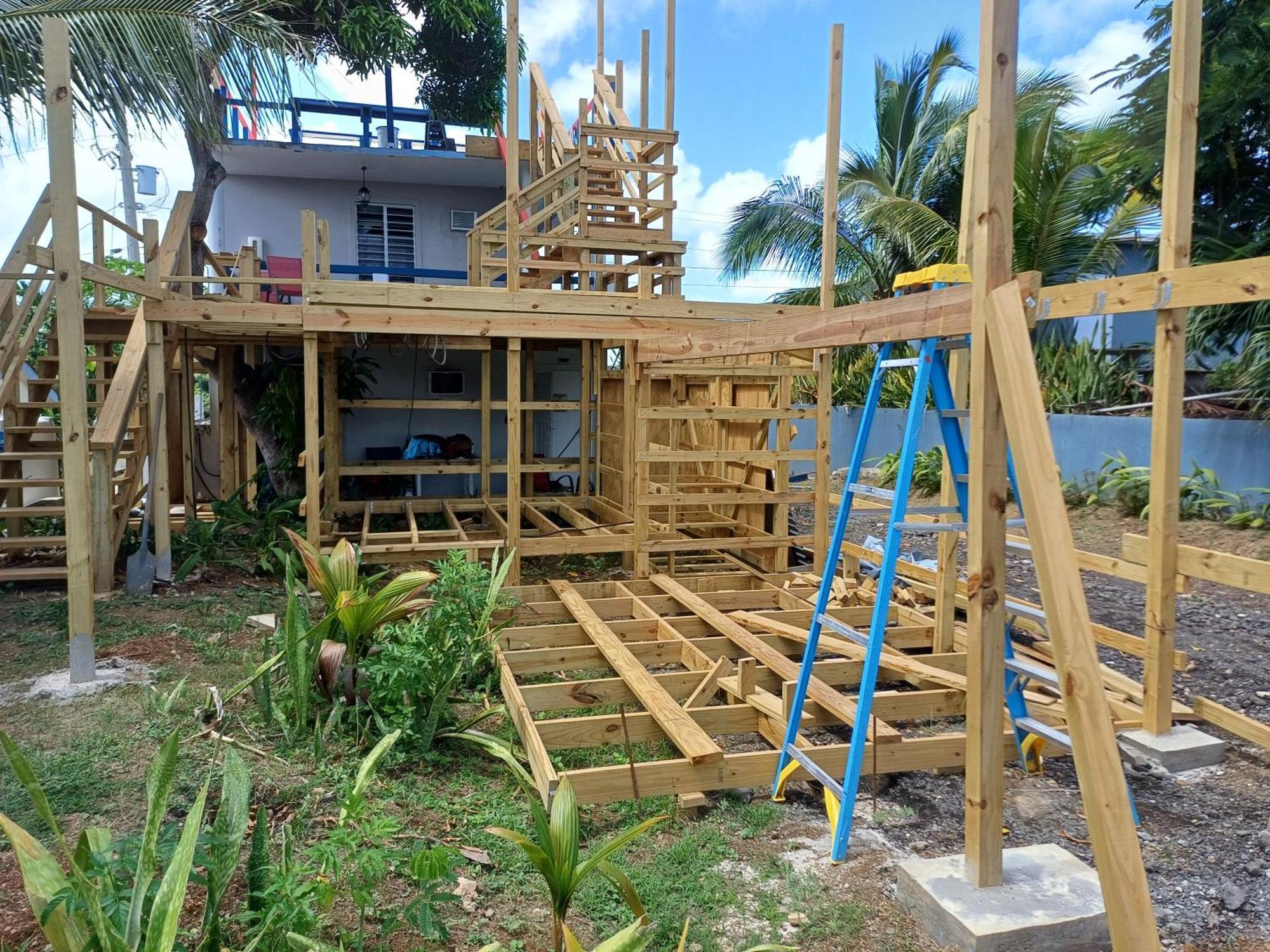 Rooster Run Glamping Camping Has Rooftop And Off The Ground Glamping Experience For 1 To 16 In A Single Tent And Views Of The Rain Forrest And To Culebra Across The Atlantic Ocean W Tents, Linens, Deluxe Air Beds, Warm Shower And More At A Great Pric Вьекес Экстерьер фото